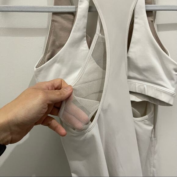 Lululemon Cross Conditioning 2-In-1 Tank *Medium Support B/C Cup White - Picture 5 of 9